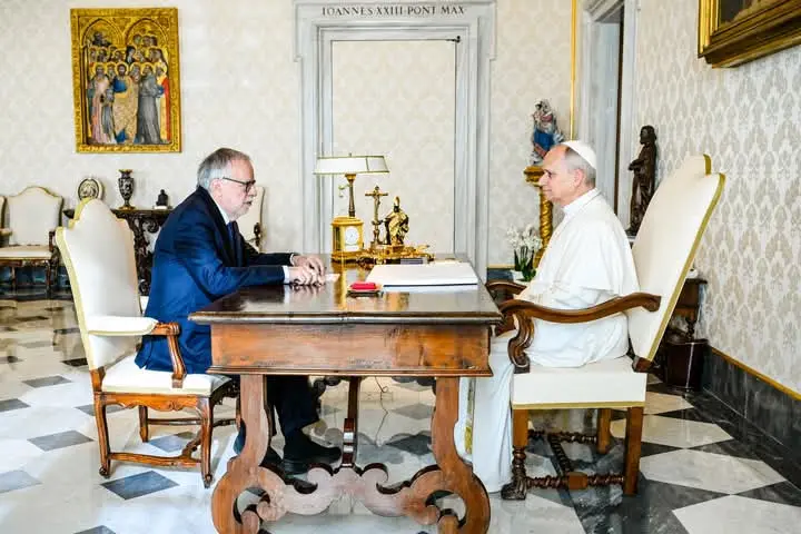 06. Metodologi Penulisan: Sintesis Hermeneutika Spiritual dan Analisis Psikodinamika